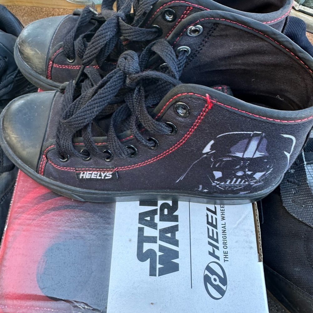 Heelys Star Wars Sneakers - Black and Red